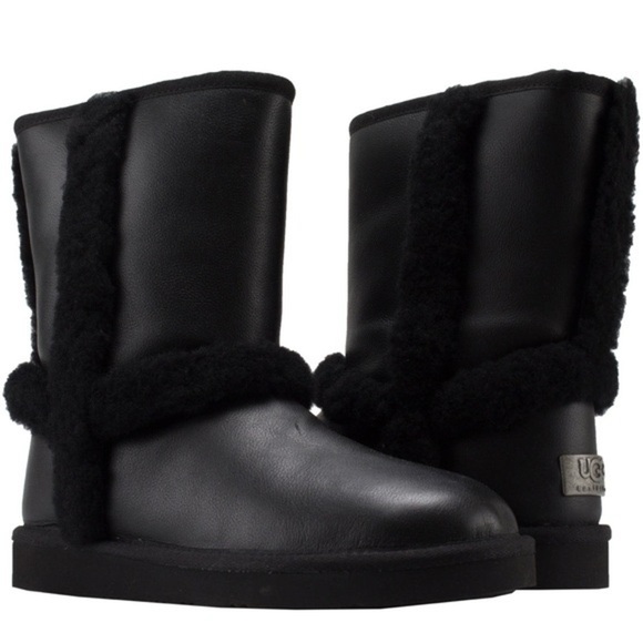 UGG Australia Carter Leather‎ Boot size 6 Black Short Boots - Picture 1 of 9